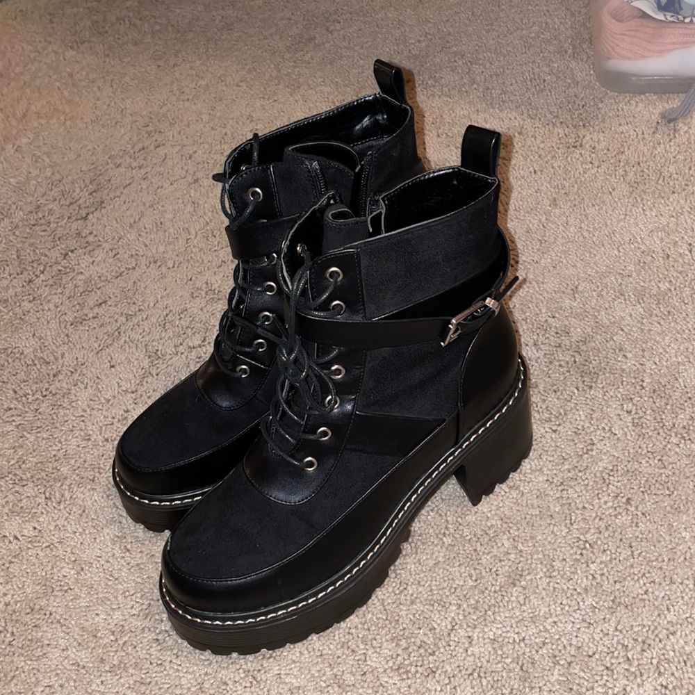 Heeled booties